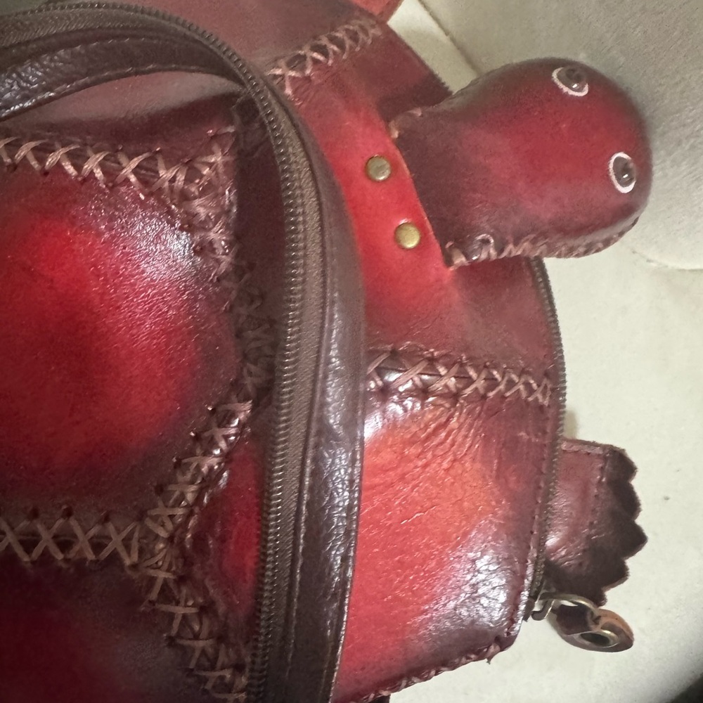 Handcrafted Red Leather Turtle backpack - Picture 2 of 8